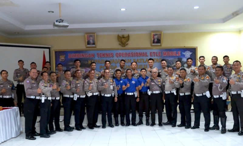 Personel Satlantas di jajaran Polda Bengkulu berfoto bersama usai mengikuti kegiatan Bimtek Operasional ETLE mobile, Rabu (26/10/2022)